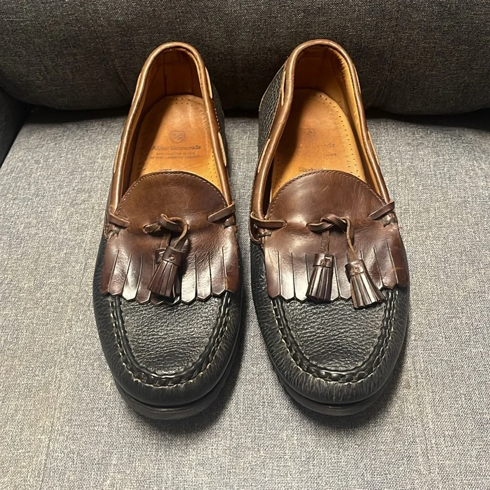 Allen Edmonds Nashua Tassel Loafer in Black & Brown - Picture 4 of 10